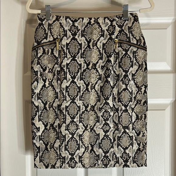 Michael Kors Dresses & Skirts - Chic Michael Kors Size 4 Snake Print Skirt